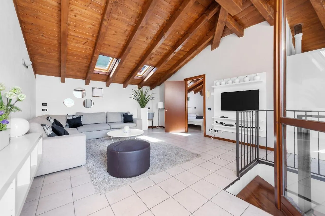 Casacamelia 35, 3 Bdrm With View Lake Como location