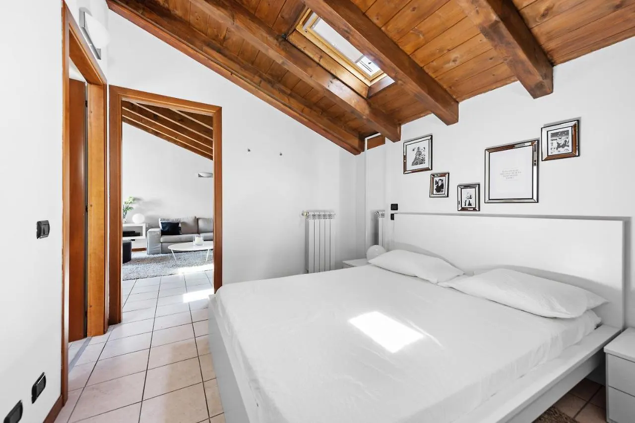 Casacamelia 35, 3 Bdrm With View Lake Como Apartment Acquaseria