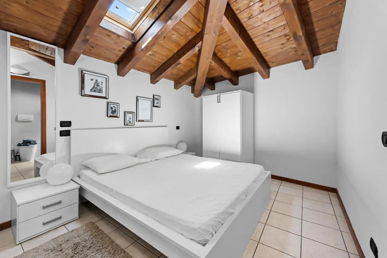 Casacamelia 35, 3 Bdrm With View Lake Como Apartment Acquaseria